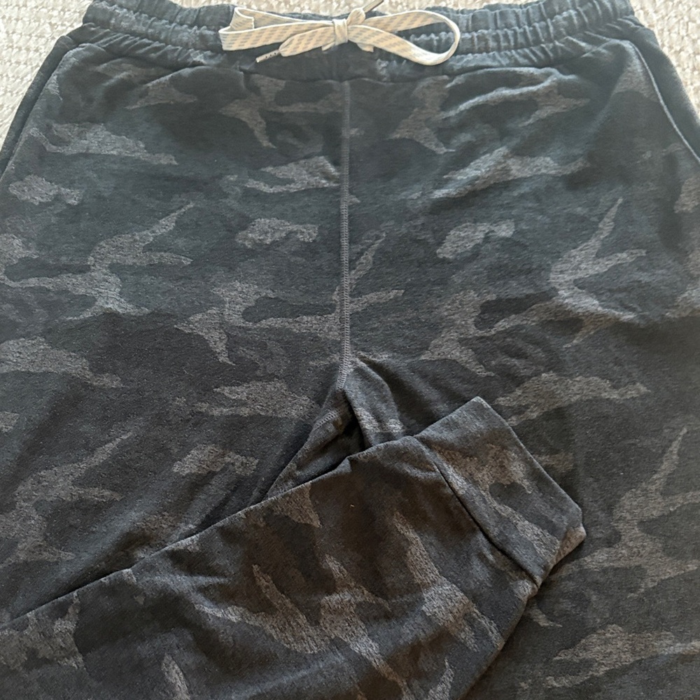 Vuori Black Camouflage Pants